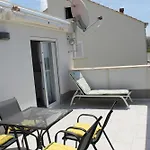 Dino Apartament